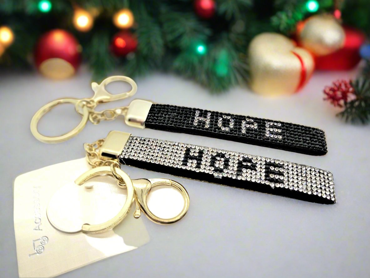https://www.artistryjewelry.net/products/catching-key-chain