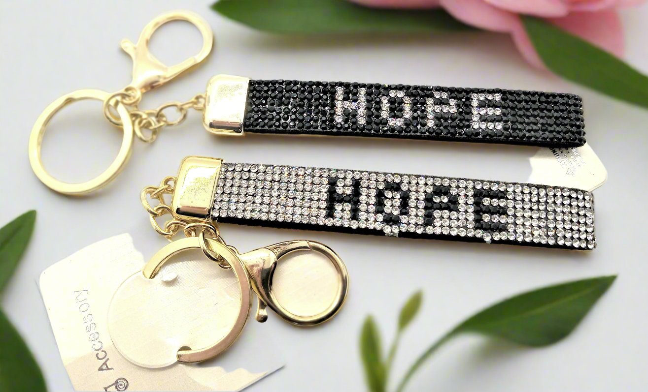 https://www.artistryjewelry.net/products/catching-key-chain