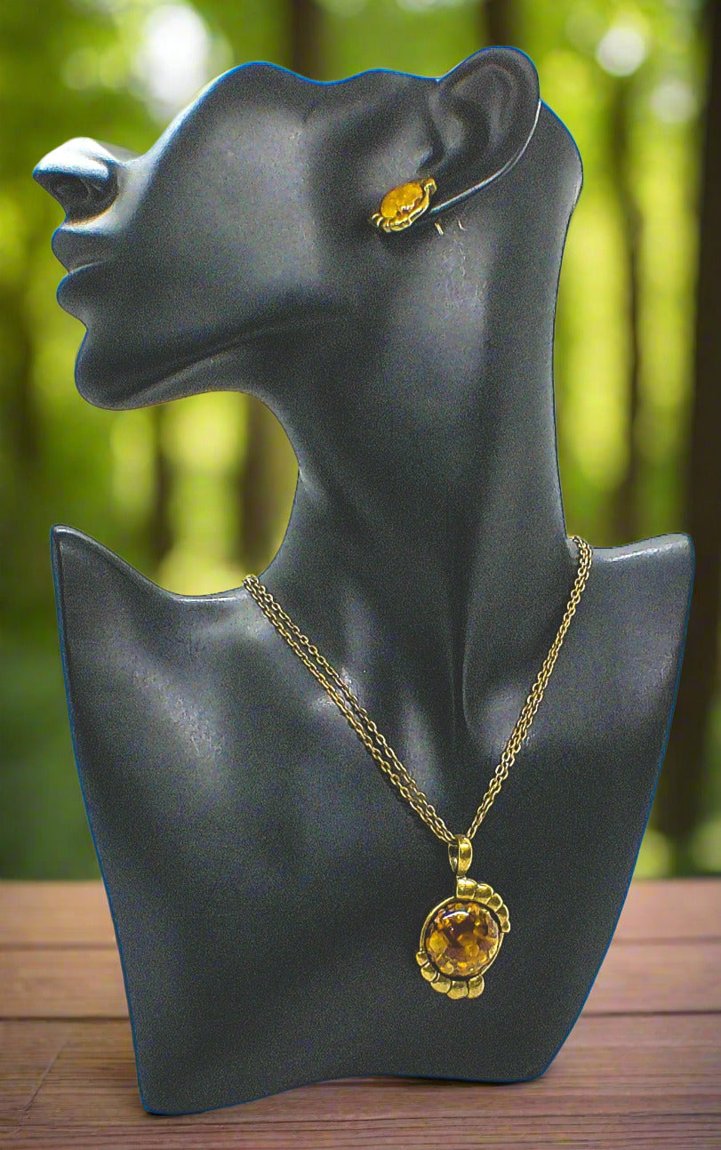 https://www.artistryjewelry.net/products/charming-colors-of-fall-necklace-set