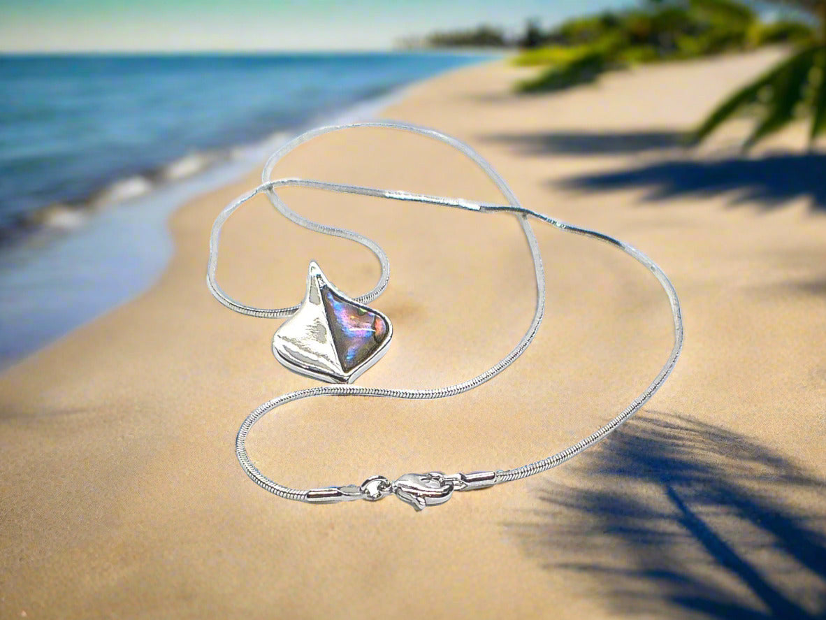 https://www.artistryjewelry.net/products/lovely-paua-leaf-necklace-a