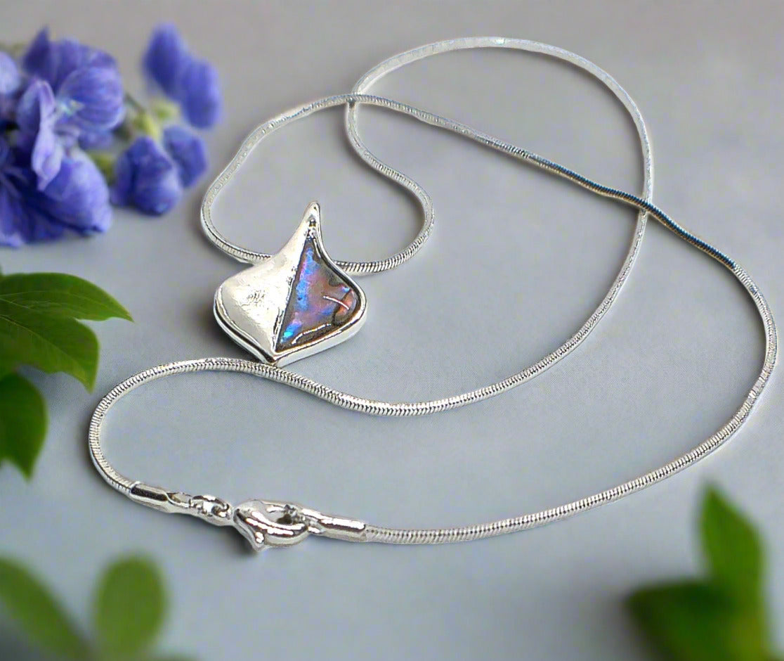 https://www.artistryjewelry.net/products/lovely-paua-leaf-necklace-a-copy