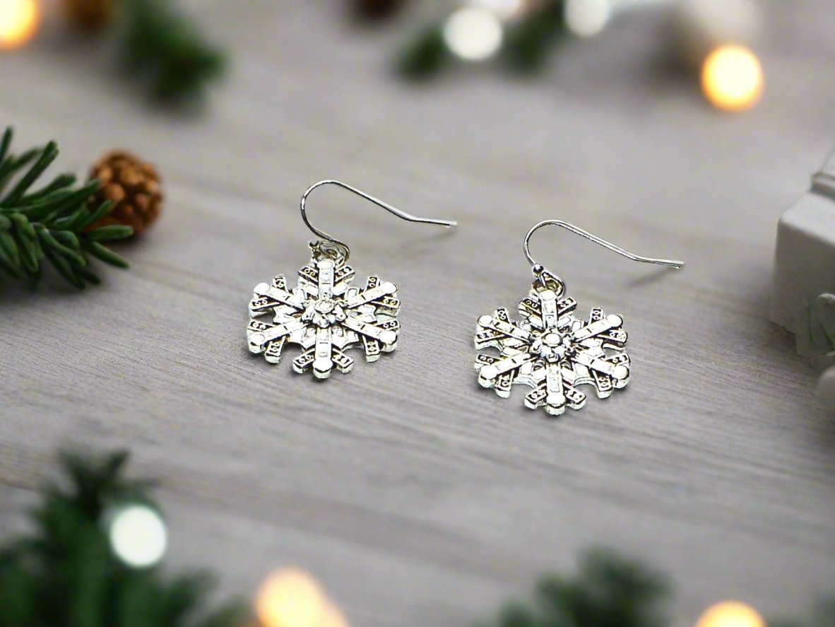 https://www.artistryjewelry.net/products/beautiful-soft-white-snowflake-earrings