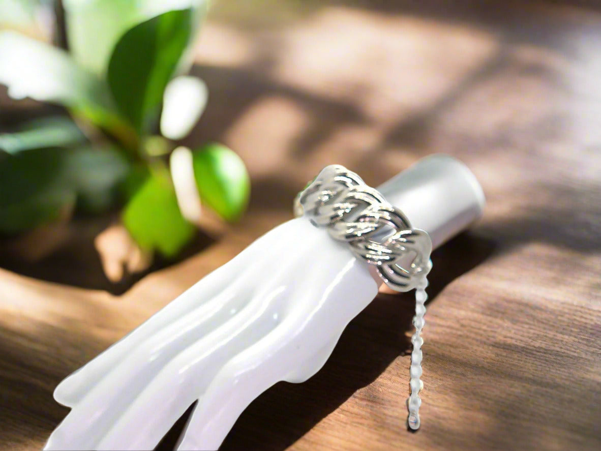 https://www.artistryjewelry.net/products/beautiful-silver-chain-bracelet