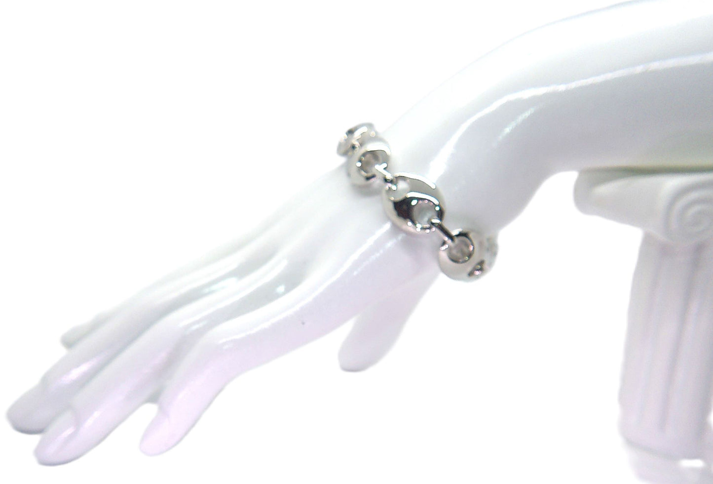 https://www.artistryjewelry.net/products/beautiful-silver-chain-bracelet