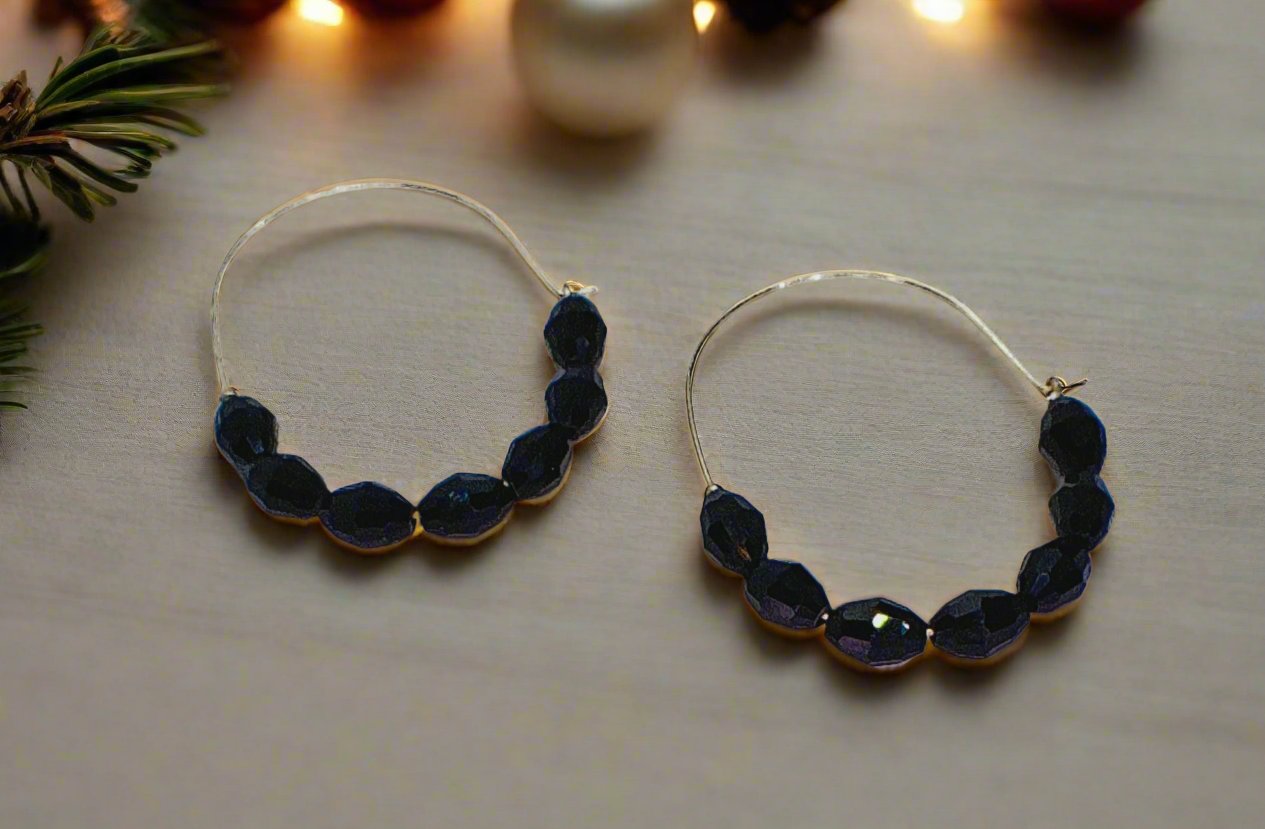 https://www.artistryjewelry.net/products/black-wire-hoop-earrings