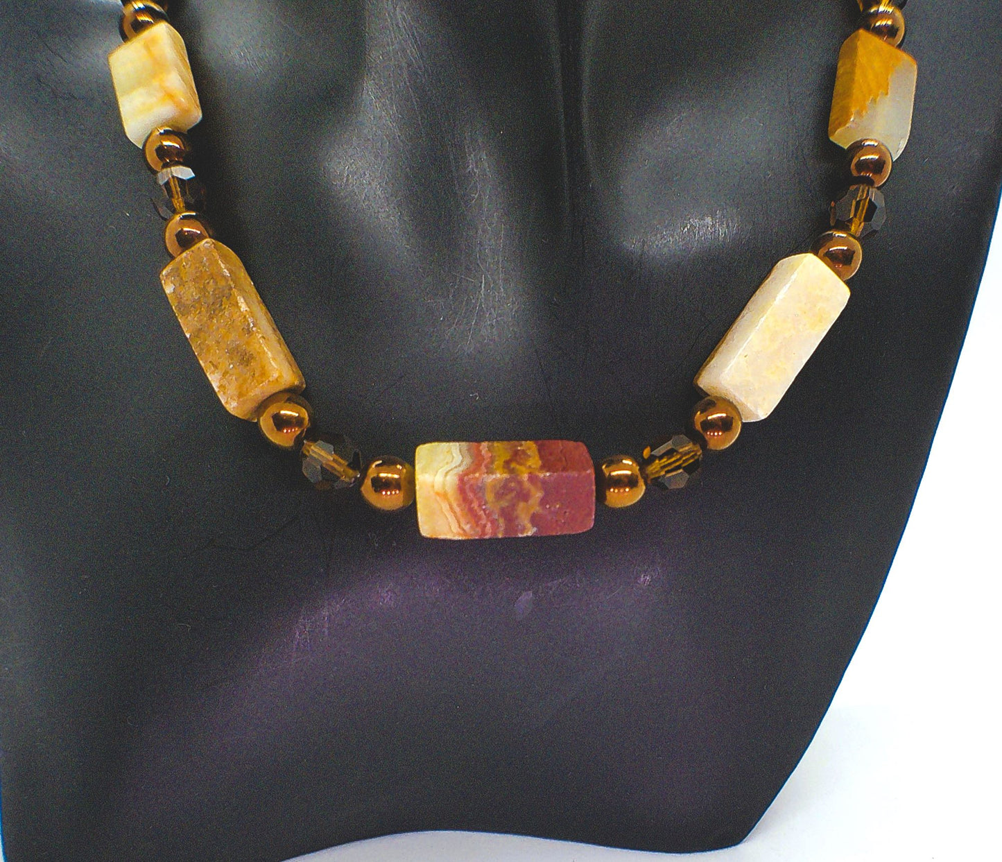 https://www.artistryjewelry.net/products/italian-queen-2-necklace
