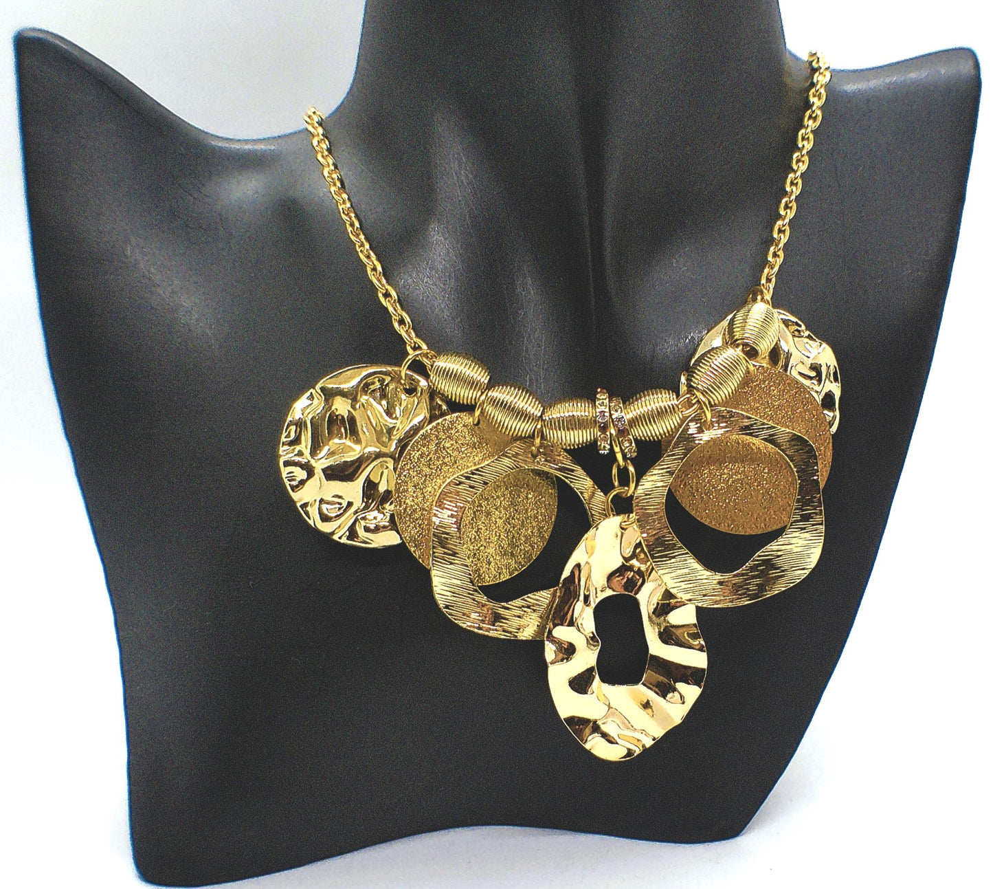 https://www.artistryjewelry.net/products/beautiful-circles-of-gold-necklace