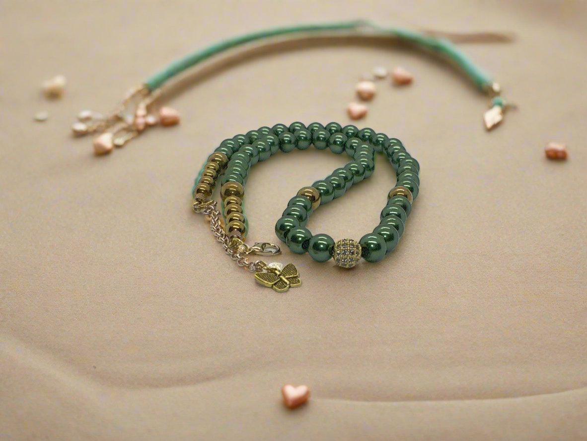 https://www.artistryjewelry.net/products/stunning-olive-green-and-hematite-necklace