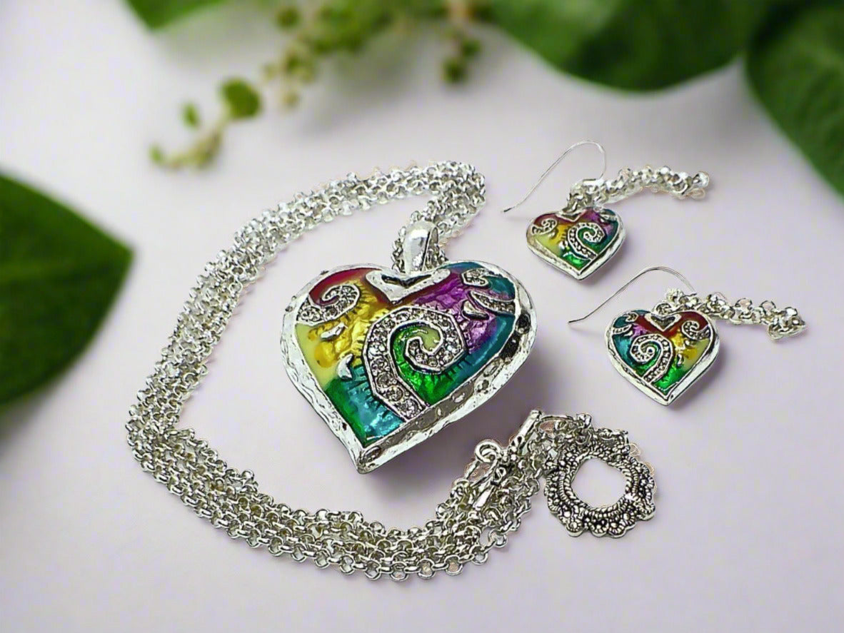 https://www.artistryjewelry.net/products/fabulous-colored-hearts-necklace-set