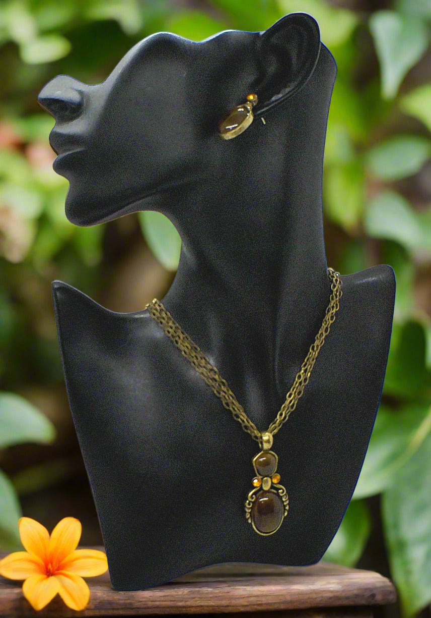 https://www.artistryjewelry.net/products/marvelous-antique-brown-necklace-set