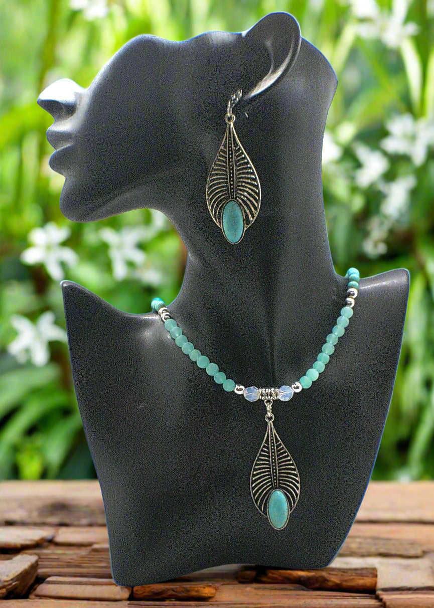https://www.artistryjewelry.net/products/turquoise-teardrop-necklace-set