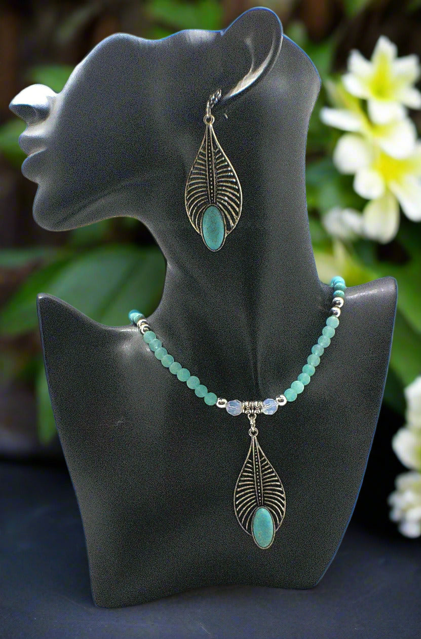 https://www.artistryjewelry.net/products/turquoise-teardrop-necklace-set