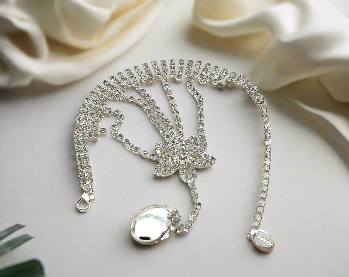 https://www.artistryjewelry.net/products/rhinestones-for-the-wrist-and-finger-bracelet