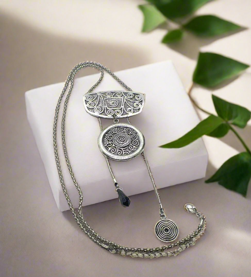 https://www.artistryjewelry.net/products/exciting-metal-net-necklace