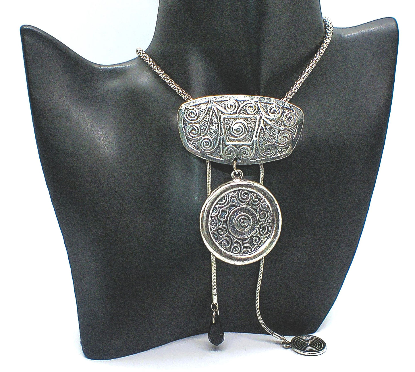 Exciting Metal Net Necklace