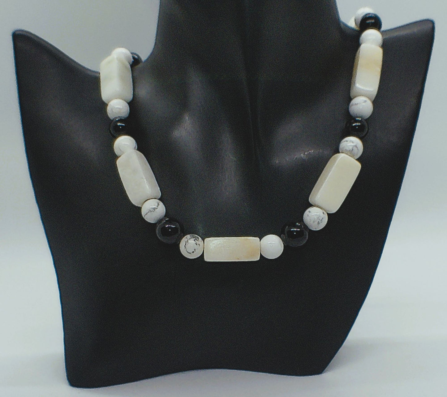 https://www.artistryjewelry.net/products/lovely-shades-of-white