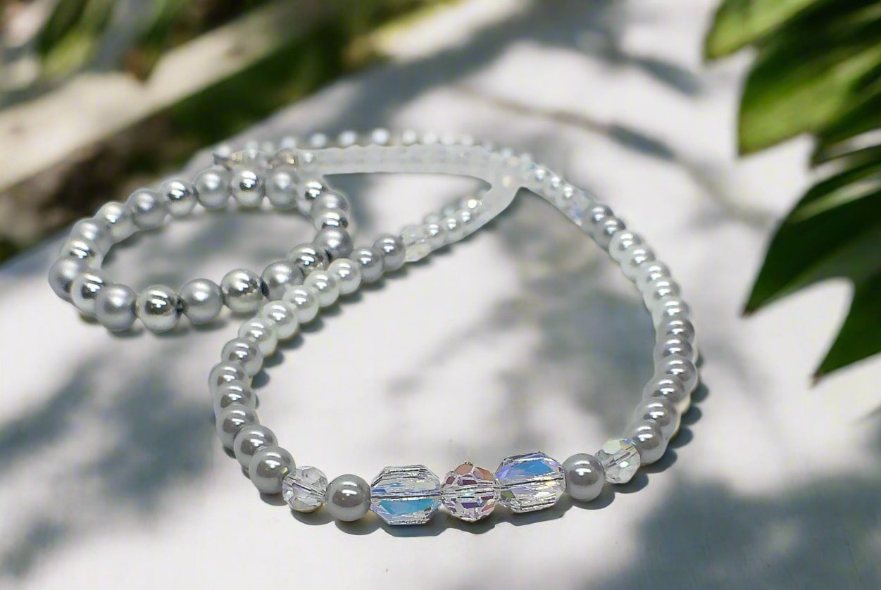 https://www.artistryjewelry.net/products/glamour-and-glitz-designer-necklace