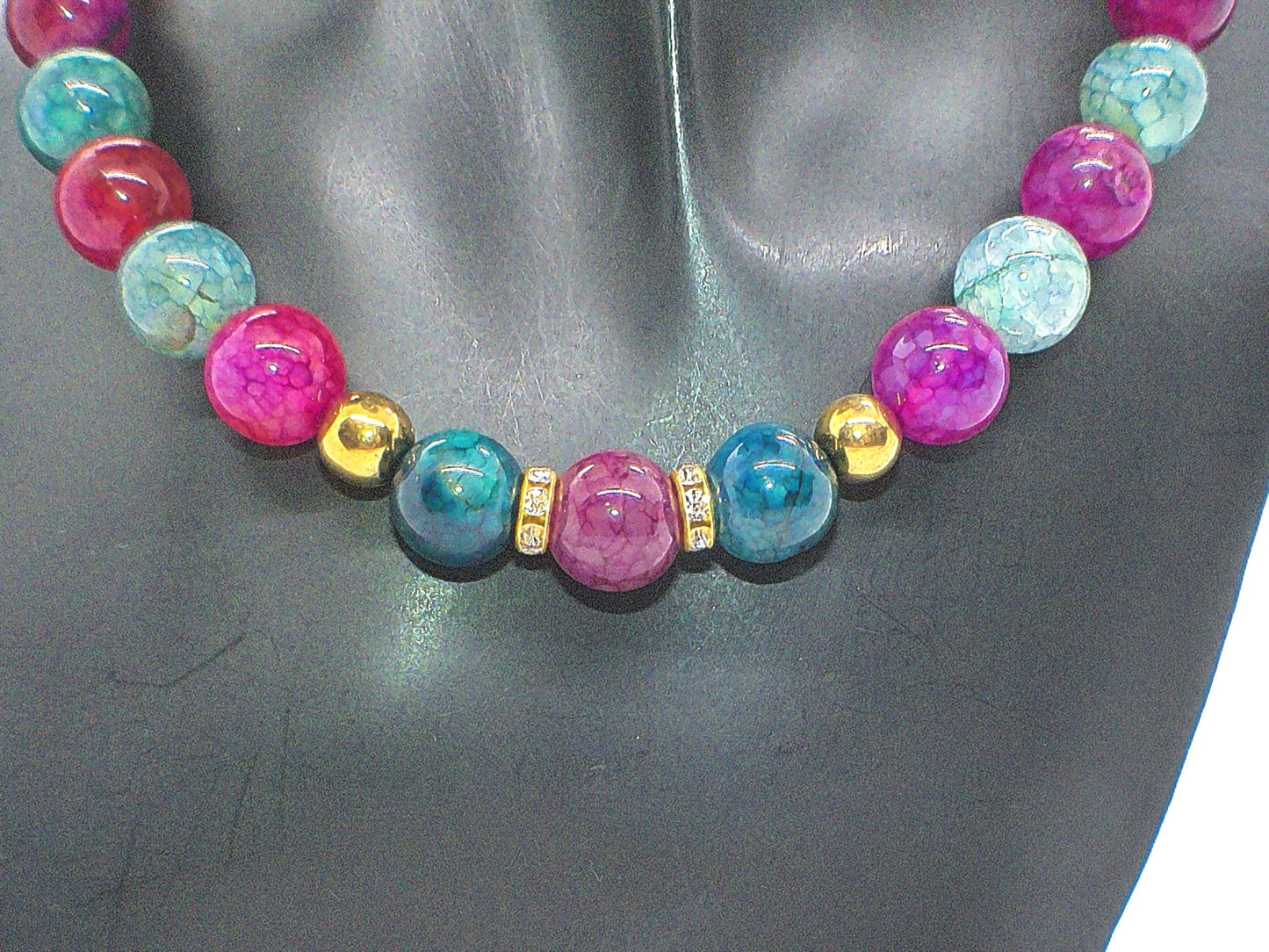 https://www.artistryjewelry.net/products/stunning-raspberry-sweets-necklace-set