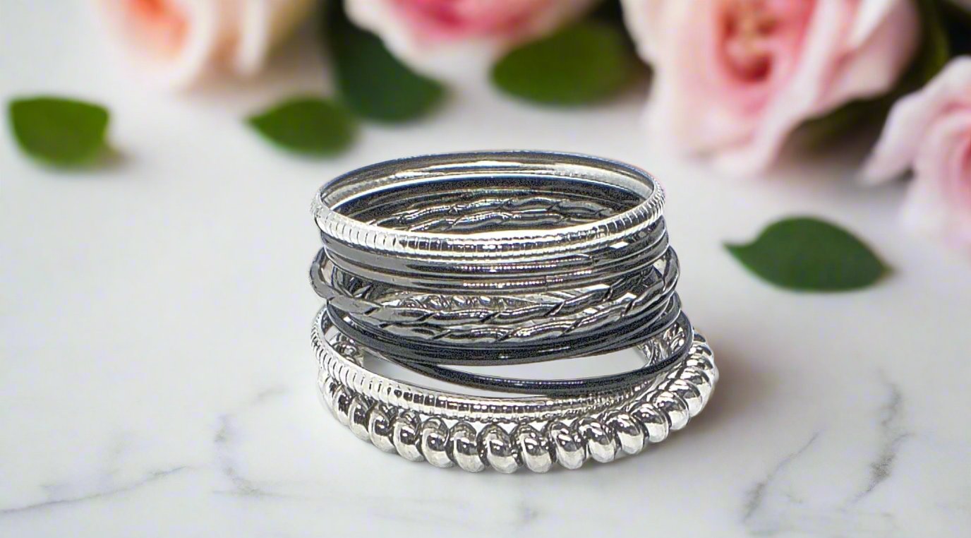 https://www.artistryjewelry.net/products/silver-and-black-bangle-bracelet