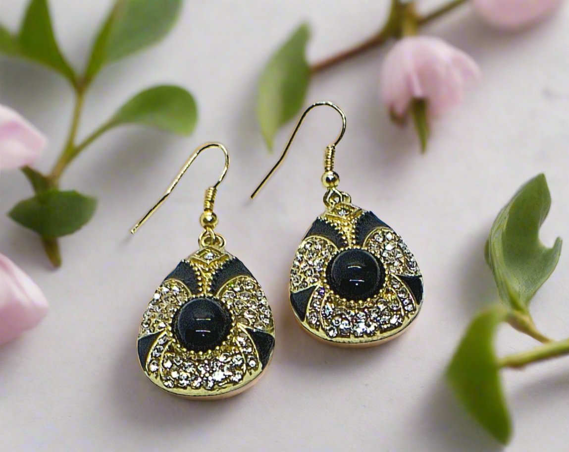 https://www.artistryjewelry.net/products/exquisite-teardrop-earrings