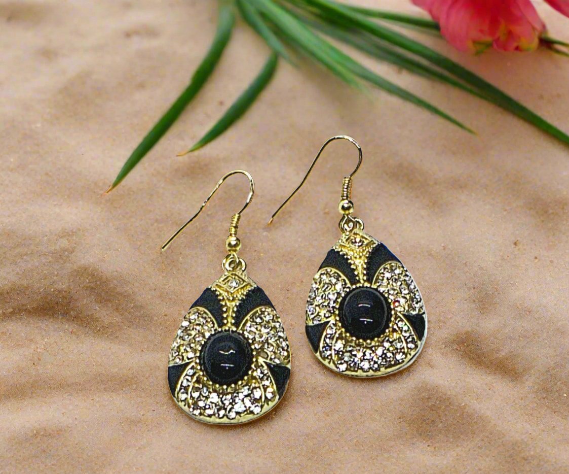 https://www.artistryjewelry.net/products/exquisite-teardrop-earrings
