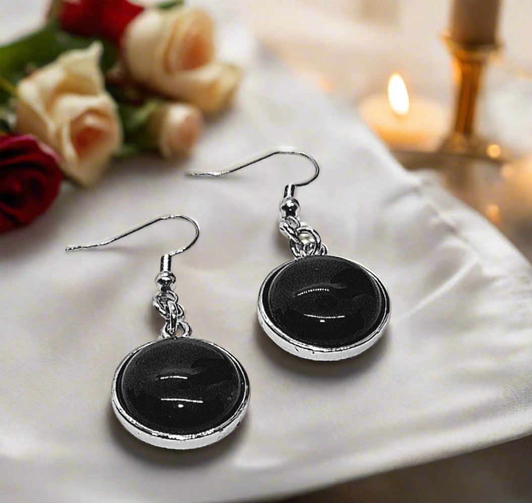 https://www.artistryjewelry.net/products/black-natural-stone-drop-earring