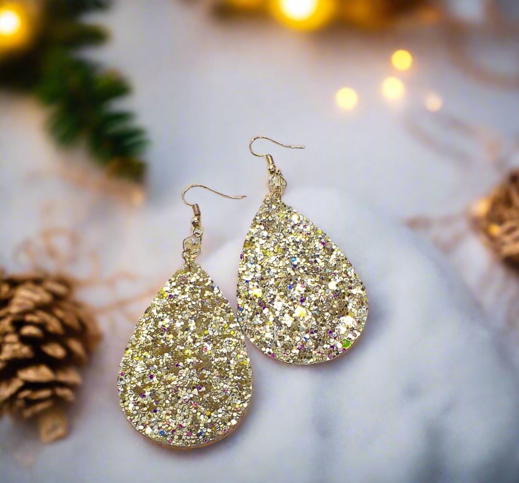 https://www.artistryjewelry.net/products/glittering-teardrop-leather-earrings