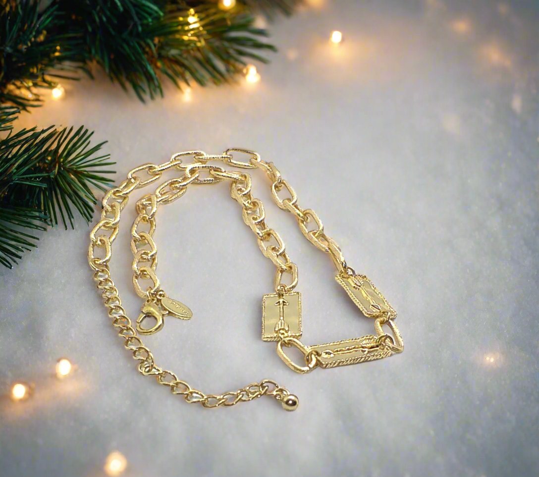 https://www.artistryjewelry.net/products/lovely-gold-arrow-necklace
