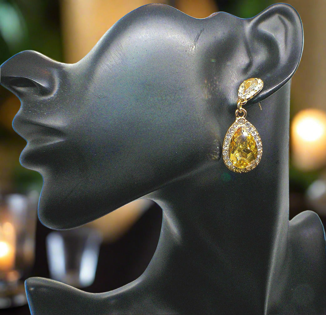 https://www.artistryjewelry.net/products/champagne-teardrop-rhinestone-earrings