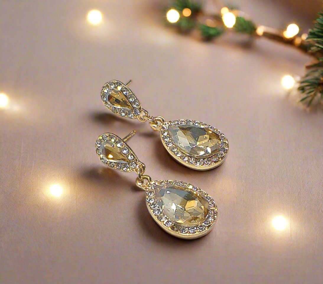 https://www.artistryjewelry.net/products/champagne-teardrop-rhinestone-earrings