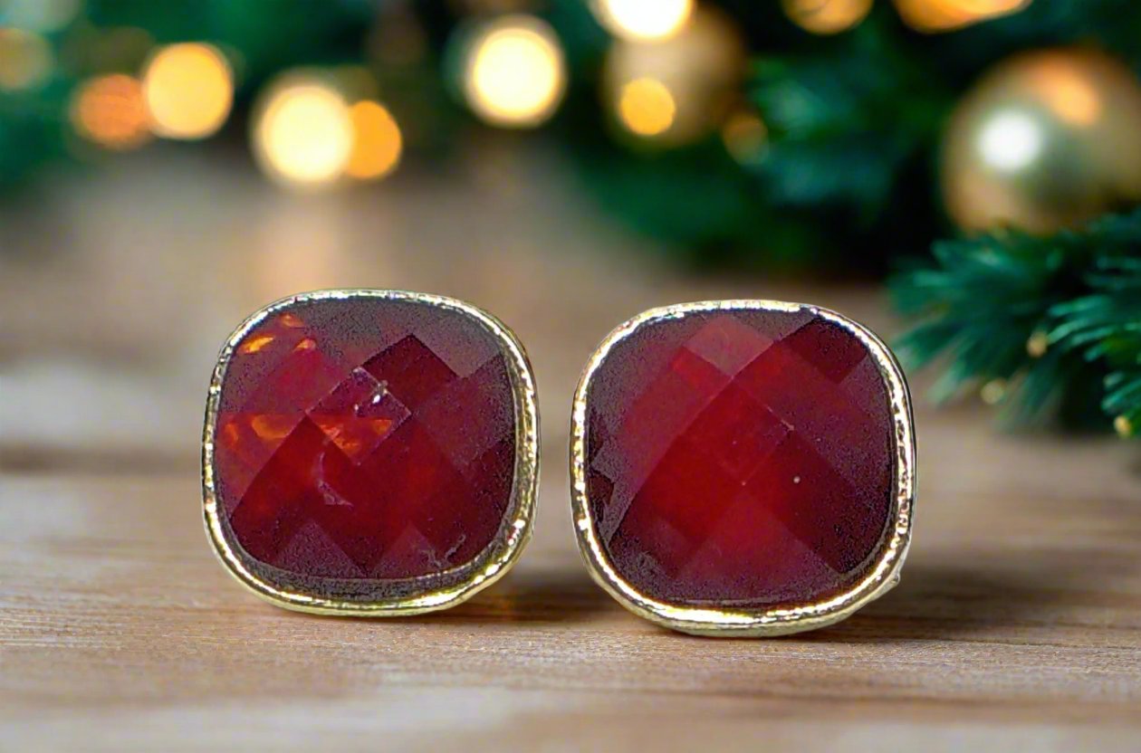 https://www.artistryjewelry.net/products/fiery-red-studearrings
