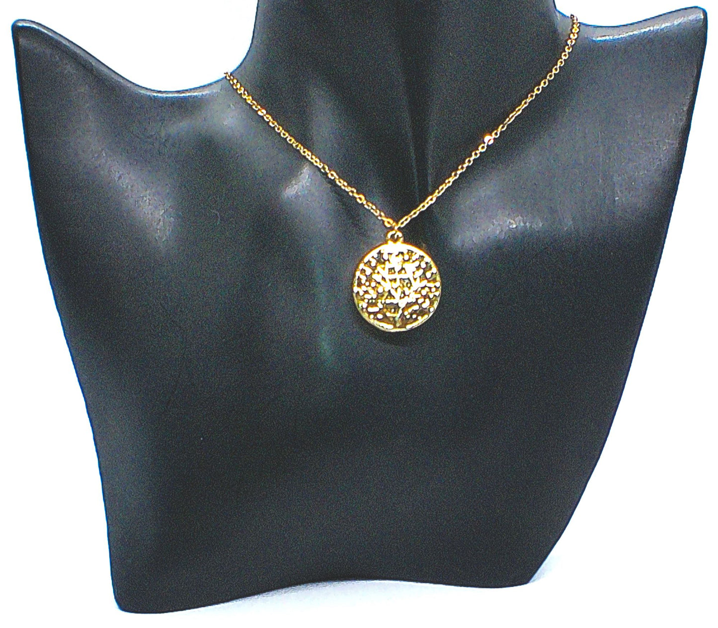 https://www.artistryjewelry.net/products/inspirational-message-necklace
