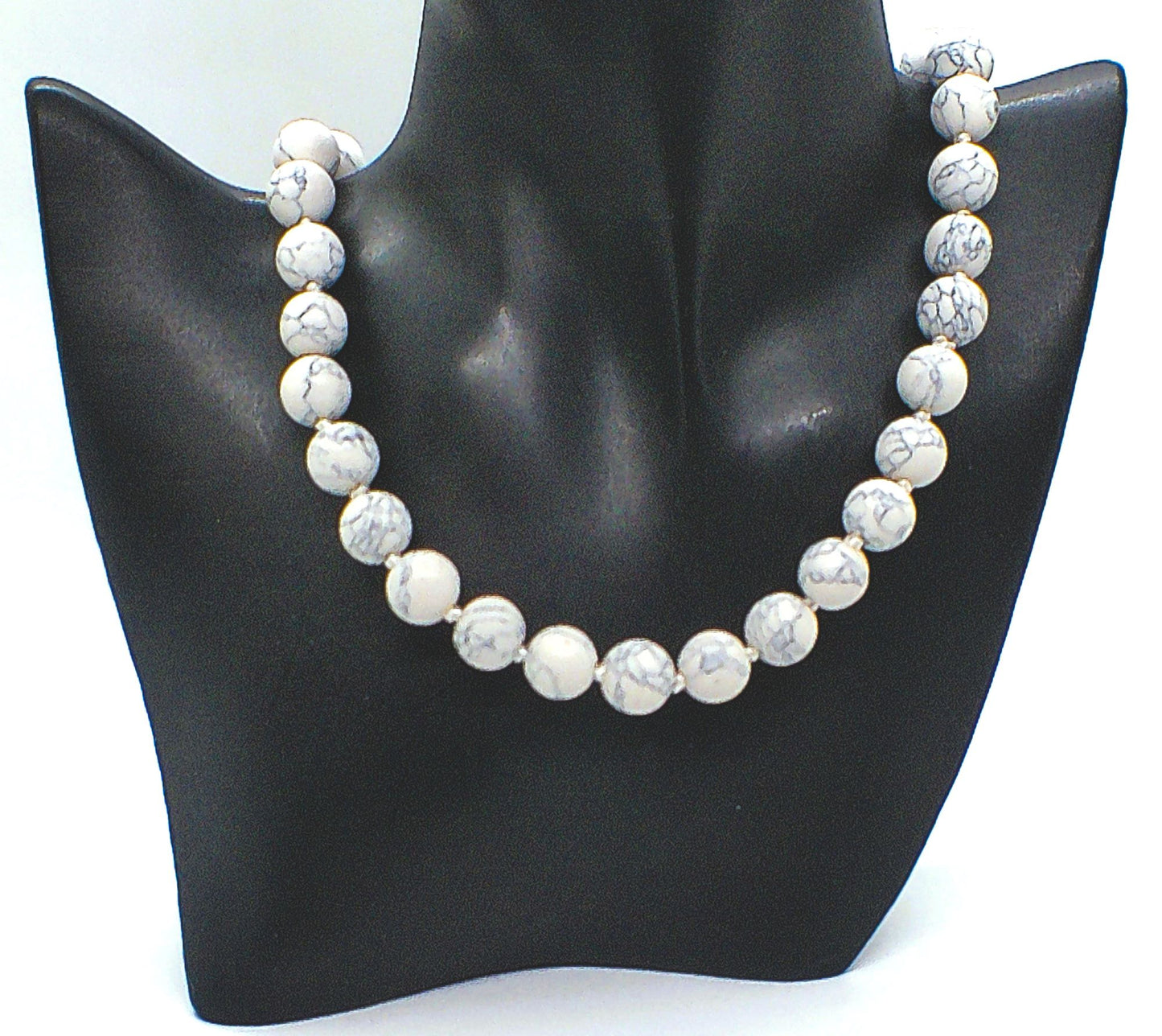 https://www.artistryjewelry.net/products/chunky-necklace