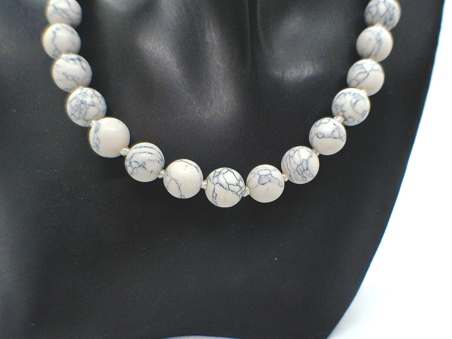 https://www.artistryjewelry.net/products/chunky-necklace