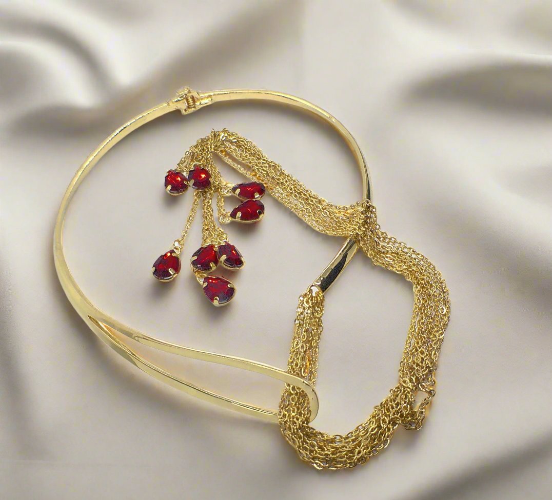 https://www.artistryjewelry.net/products/multi-chain-fringe-choker