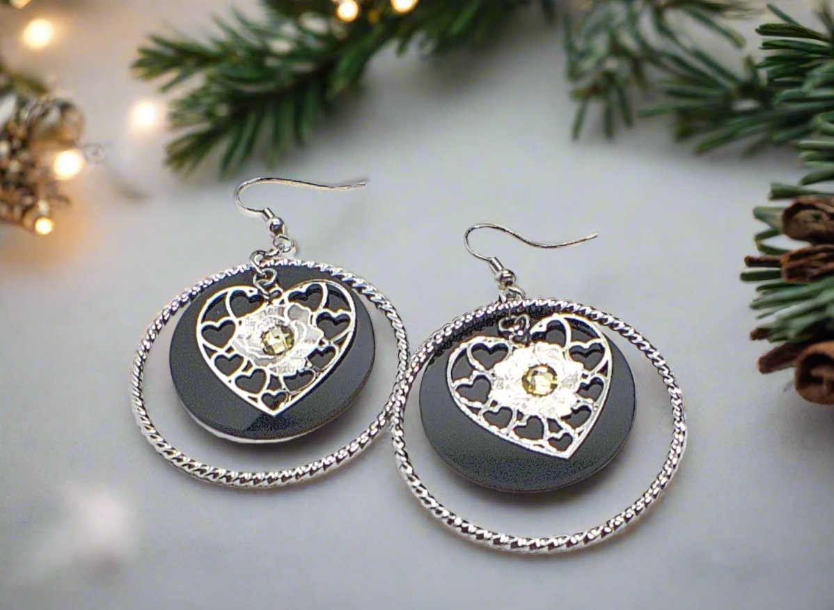 https://www.artistryjewelry.net/products/charming-heart-earrings