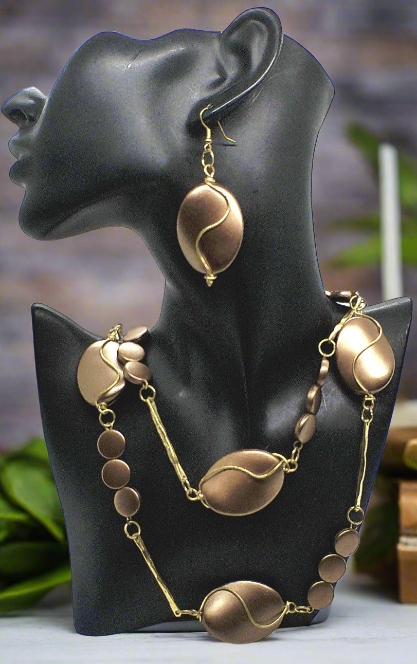https://www.artistryjewelry.net/products/lovely-bronze-long-necklace