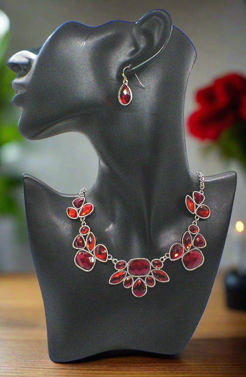 https://www.artistryjewelry.net/products/red-and-silver-necklace-set