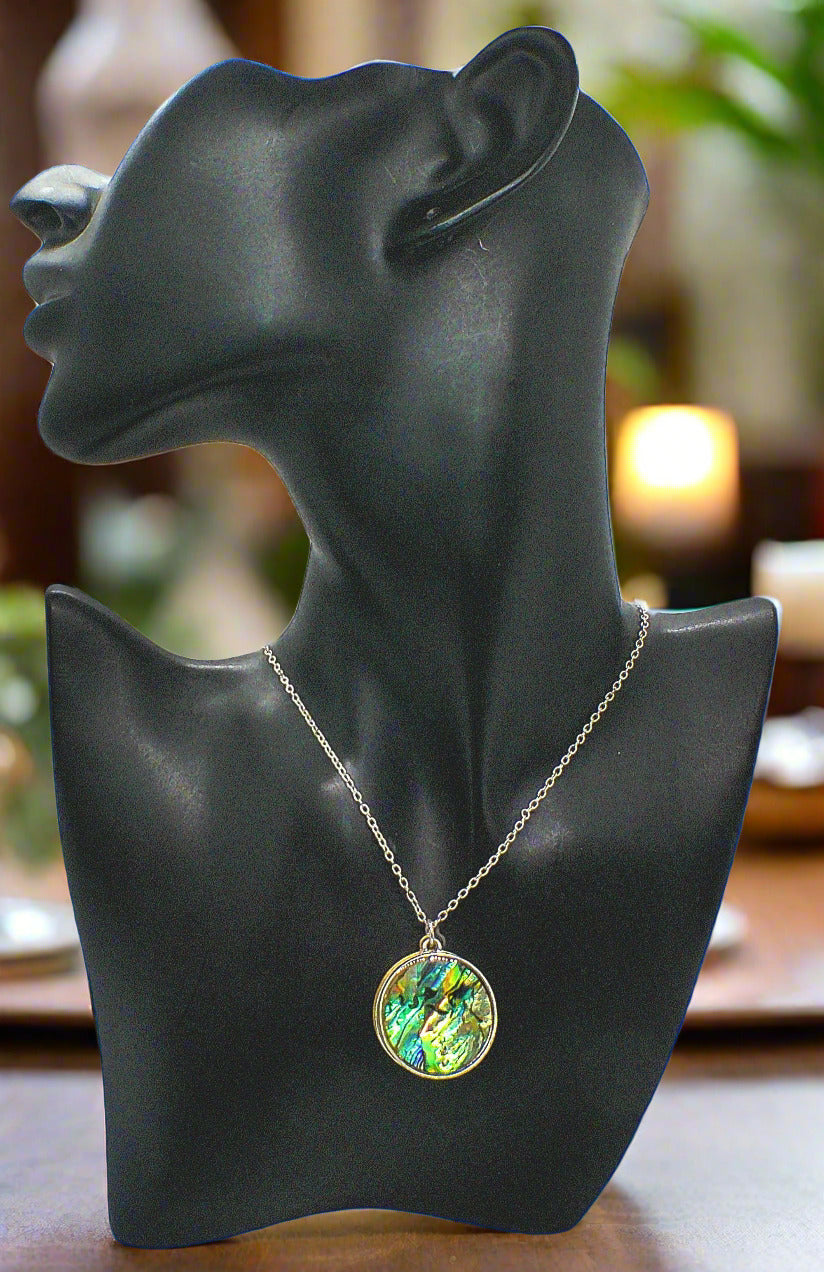 https://www.artistryjewelry.net/products/lovely-triple-circle-abalone-necklace