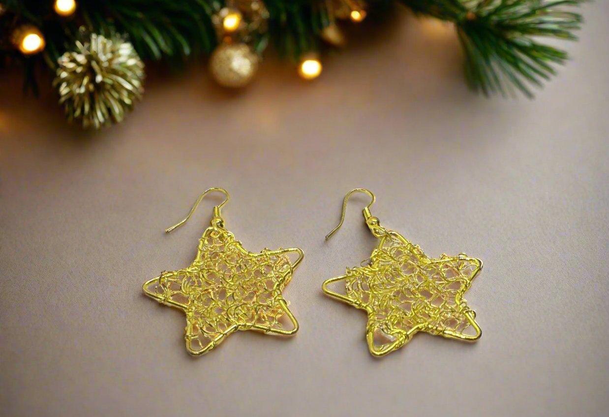 https://www.artistryjewelry.net/products/starlight-earrings