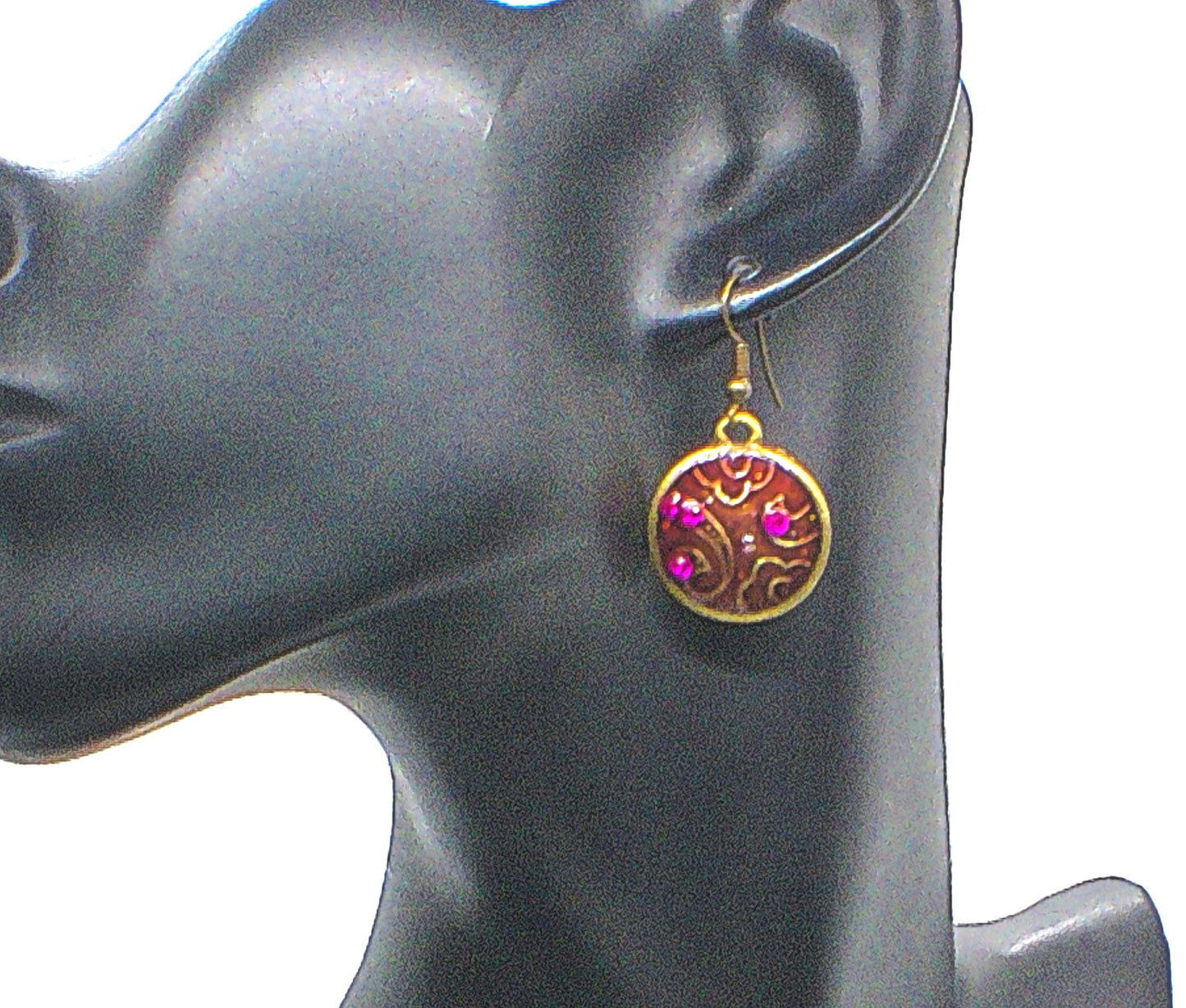 https://www.artistryjewelry.net/products/lovely-purple-earrings-1