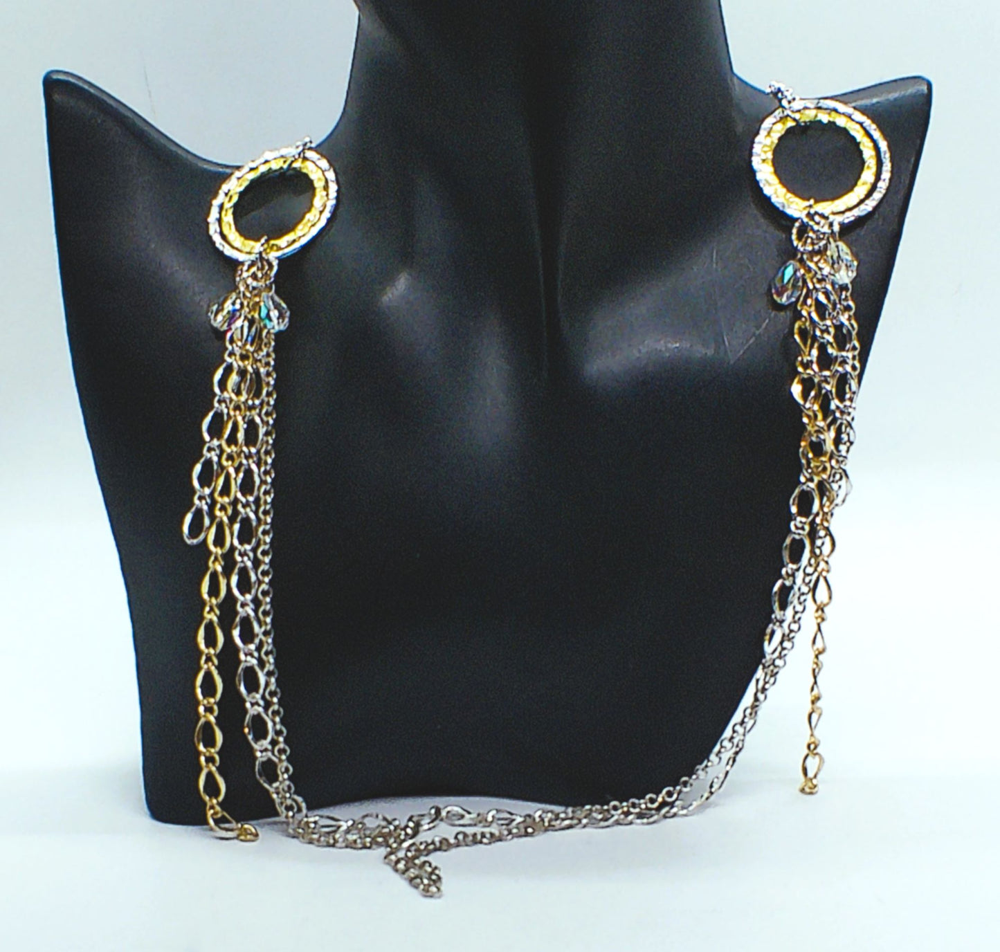 https://www.artistryjewelry.net/products/strands-of-silver-necklace