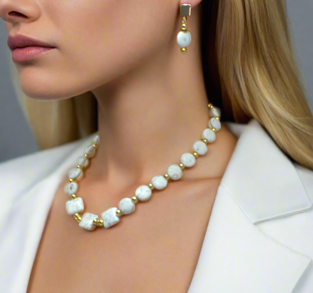 Enticing White Magnesite and Gold Beaded Necklace Set