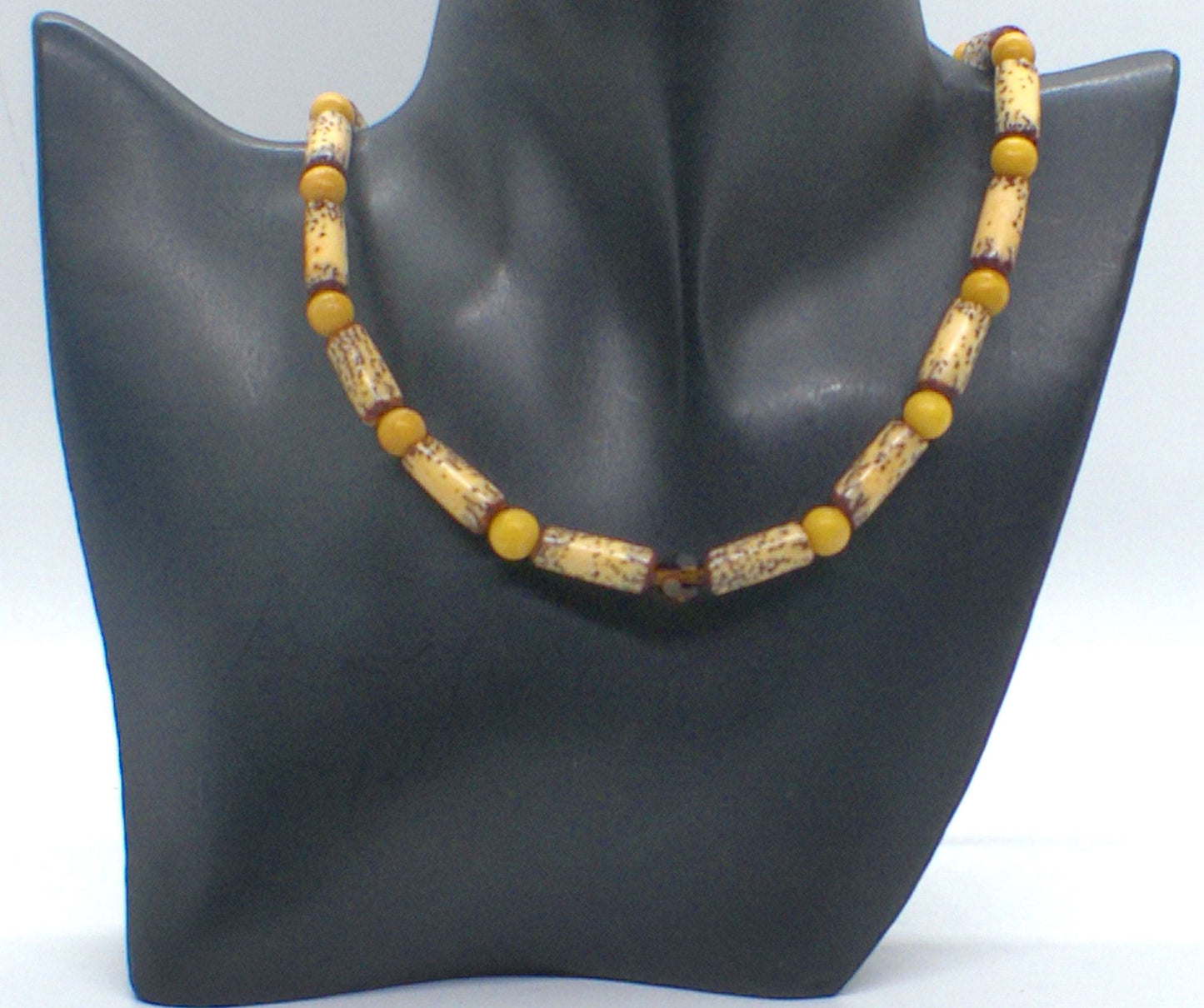 Exciting Betelnut, Aragon and Crystal Brown Necklace
