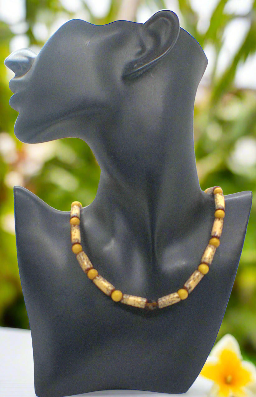 Exciting Betelnut, Aragon and Crystal Brown Necklace