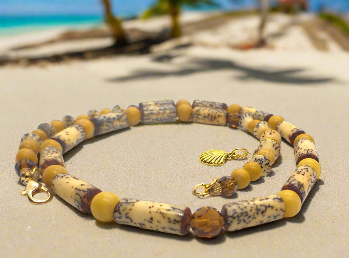 Exciting Betelnut, Aragon and Crystal Brown Necklace