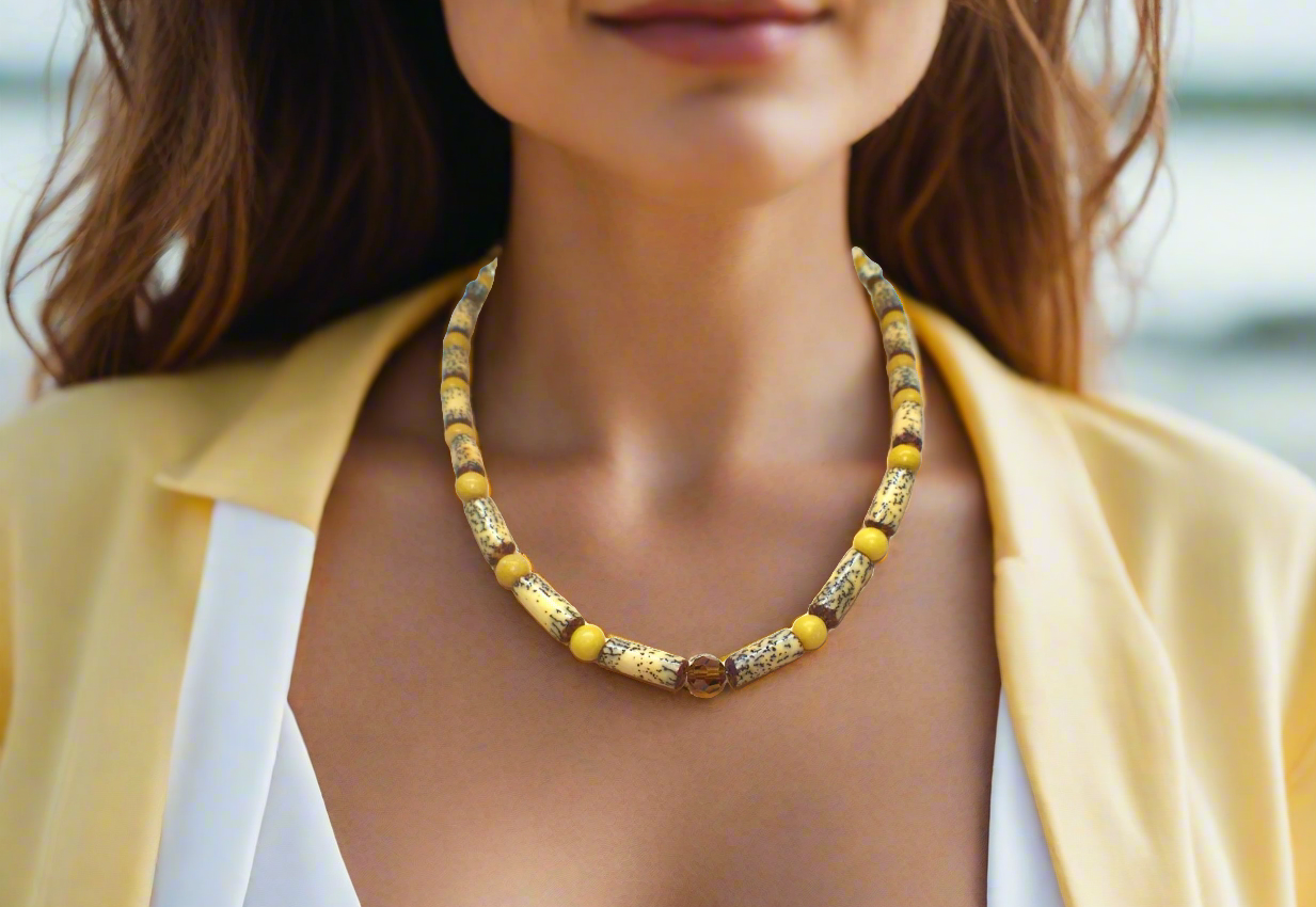 Exciting Betelnut, Aragon and Crystal Brown Necklace