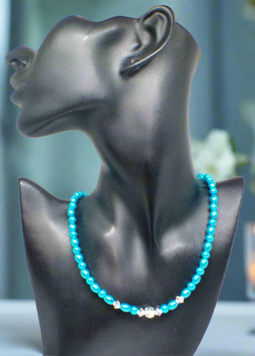 Gorgeous Turquoise, Crystal and Silver Necklace