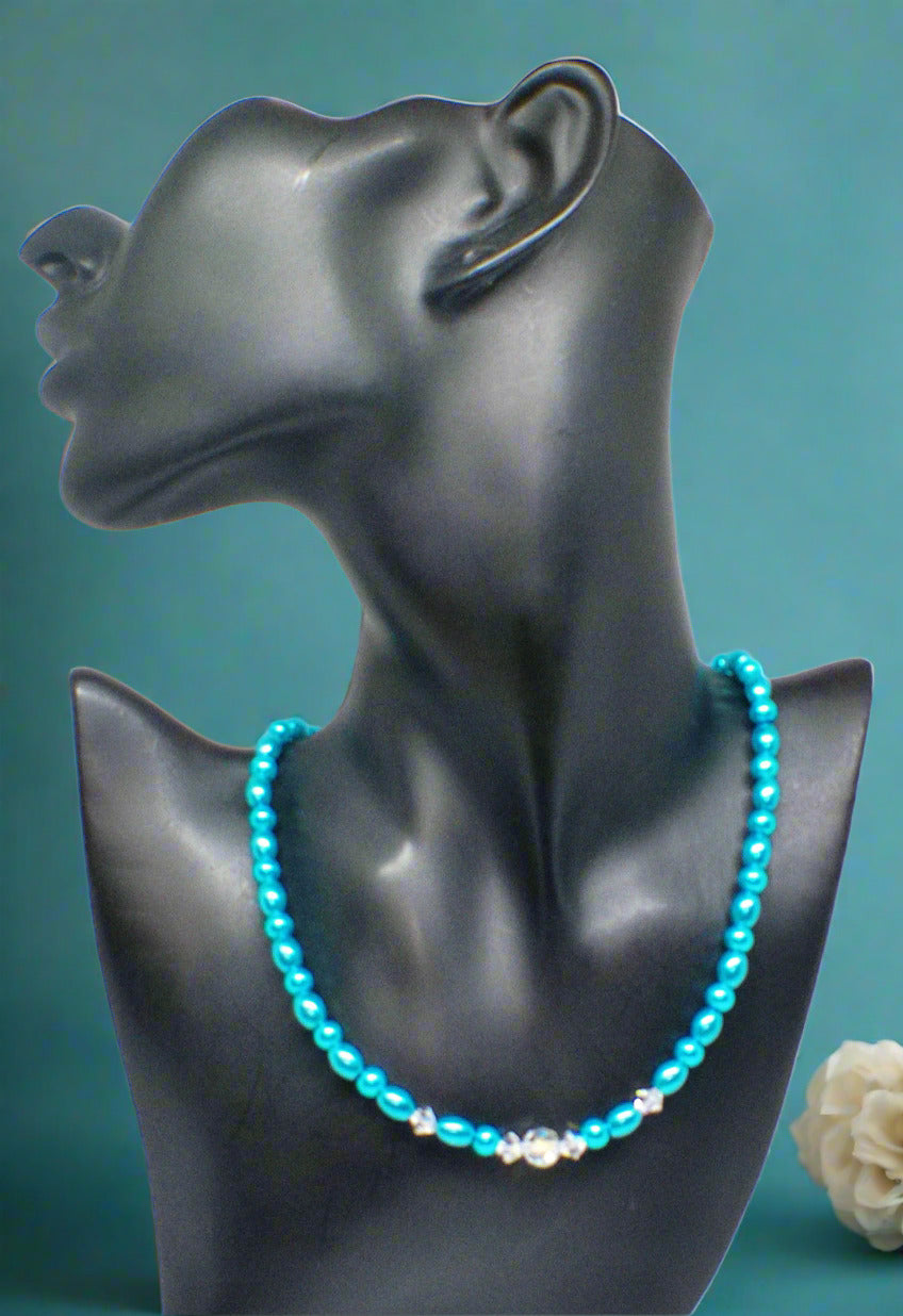 Gorgeous Turquoise, Crystal and Silver Necklace