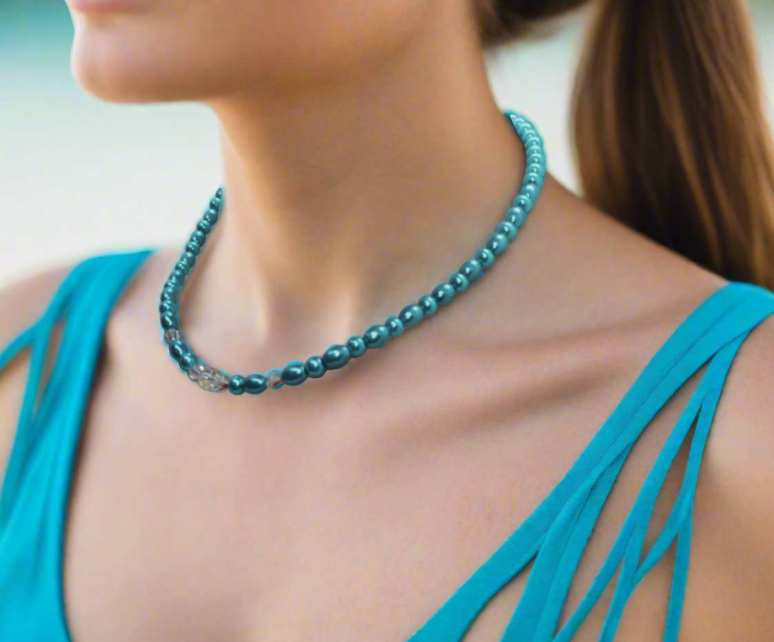 Gorgeous Turquoise, Crystal and Silver Necklace